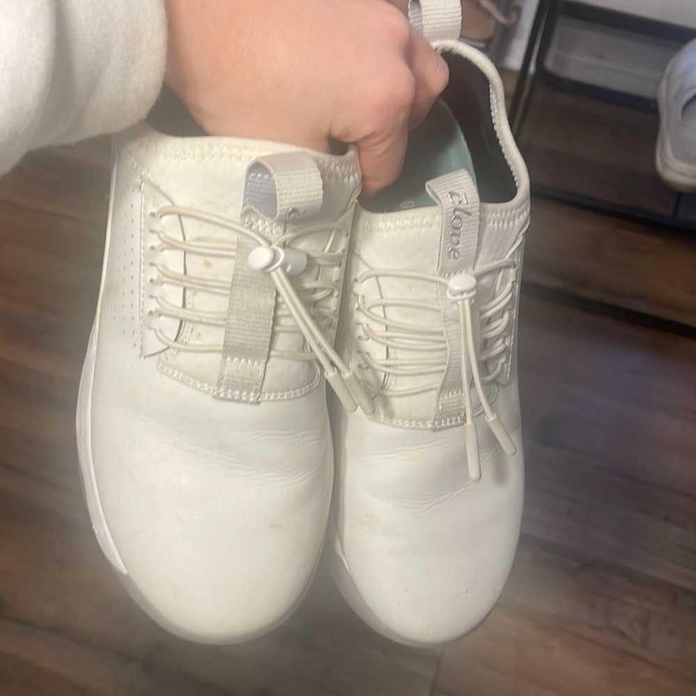 White Cloves - Nursing Shoes